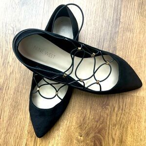 Nine West Black Point Toed Ballet Flats gold and black accents, size 9.5M